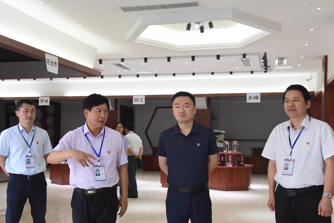 河池市委副书记苗剑到我院参观考察_校内新闻_学院网
