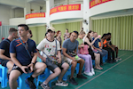 深圳职业技术学院16名留学生观摩、学习商学院民族文化进校园“侬阿喆”项目