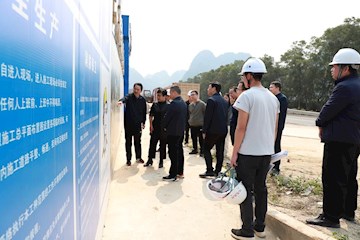 河池市人民政府副市长翟红玲到我校新校区调研