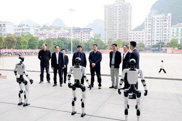 黄恩到广西现代职业技术学院调研并寄语青年技能成才报国