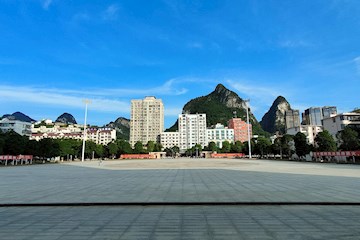 闻汛而动众志成城 硬核守护育人沃土——广西现代职业技术学院快速打赢特大洪涝抢险恢复战